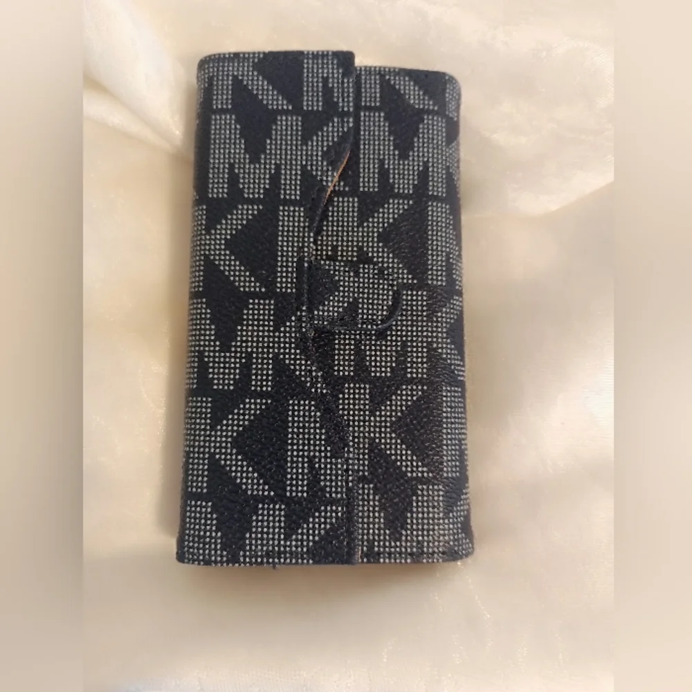 Micheal Kors dark and light blue phone case wallet